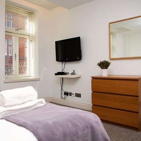 Apt 3, Trafalgar Sq Duplex, 3Rd & 4Th Floor By Indigo Flats Londyn Zewnętrze zdjęcie