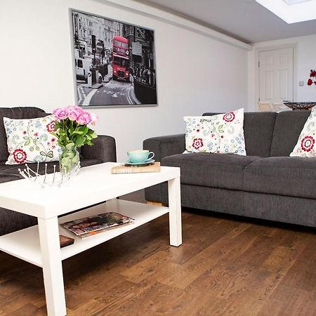 Apt 3, Trafalgar Sq Duplex, 3Rd & 4Th Floor By Indigo Flats Londyn Zewnętrze zdjęcie