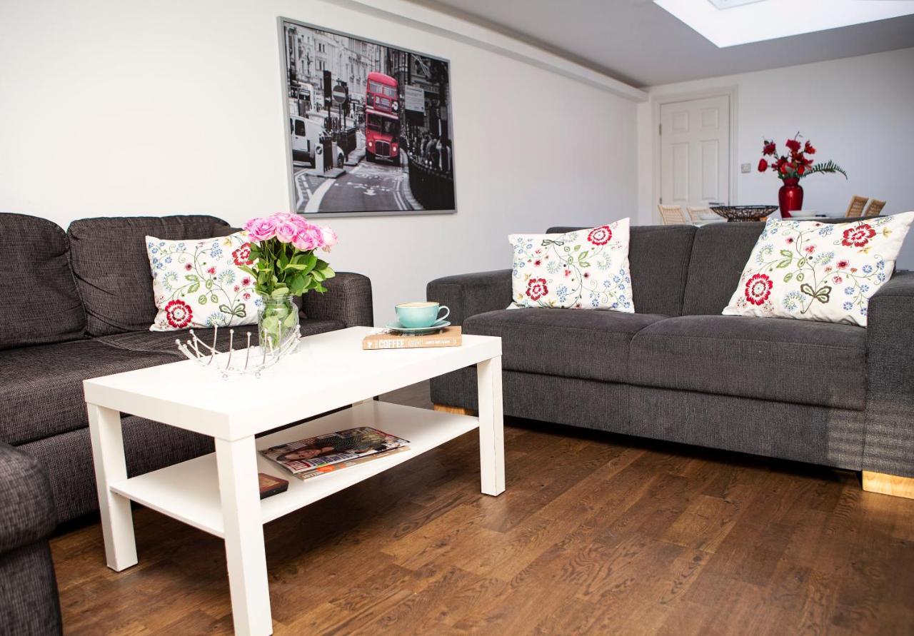 Apt 3, Trafalgar Sq Duplex, 3Rd & 4Th Floor By Indigo Flats Londyn Zewnętrze zdjęcie